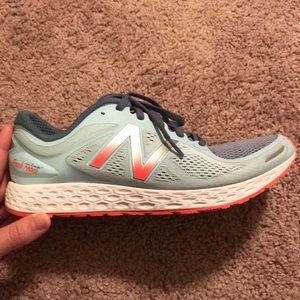 New Balance tennis shoes